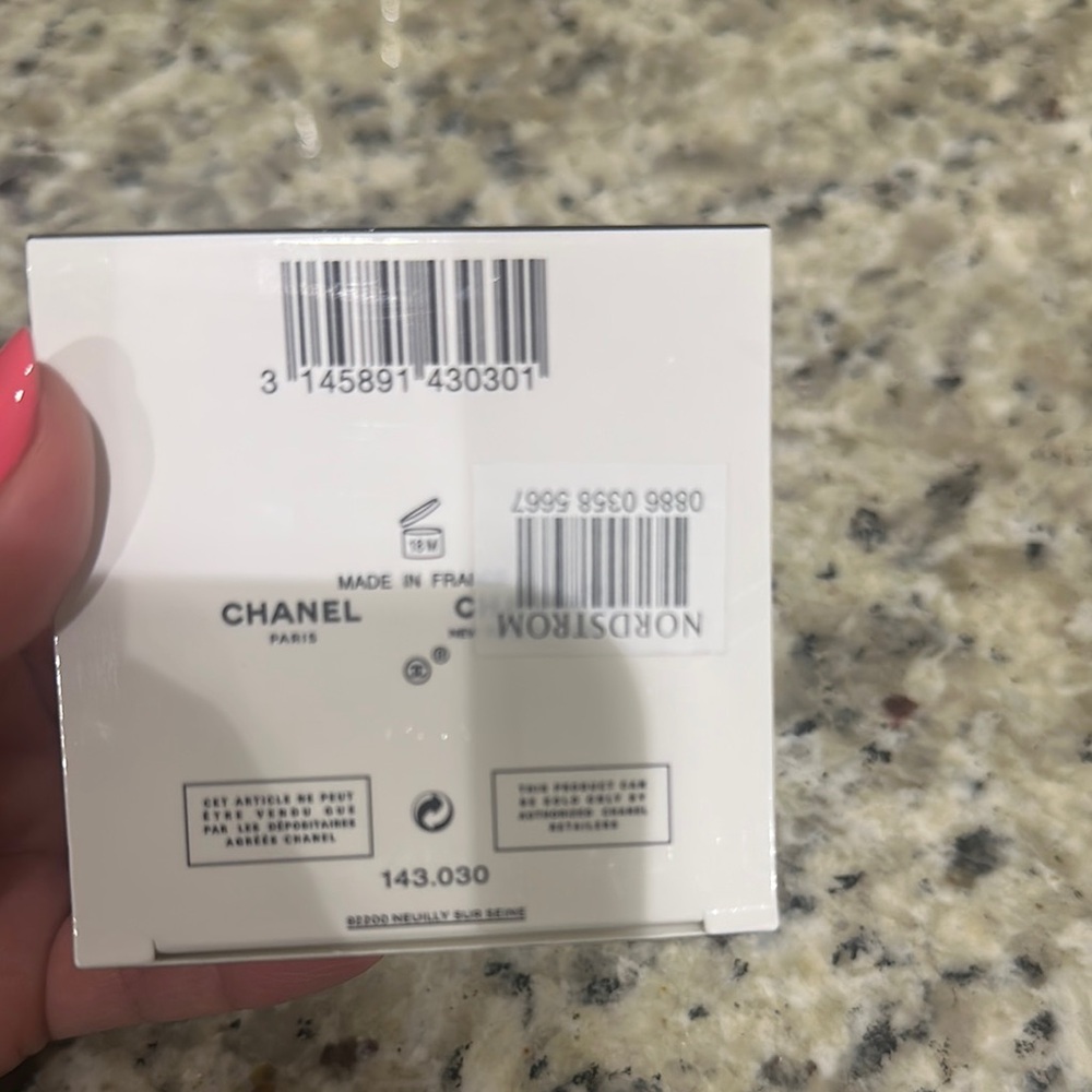 CHANEL Paris White Box - Picture 2 of 4